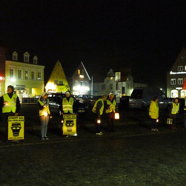 07.November 2011 0010.JPG - Mahnwache in Bredstedt am 7.11.2011 einen Abend bevor der Vermittlungsausschuss über das CCS Gesetz tagt